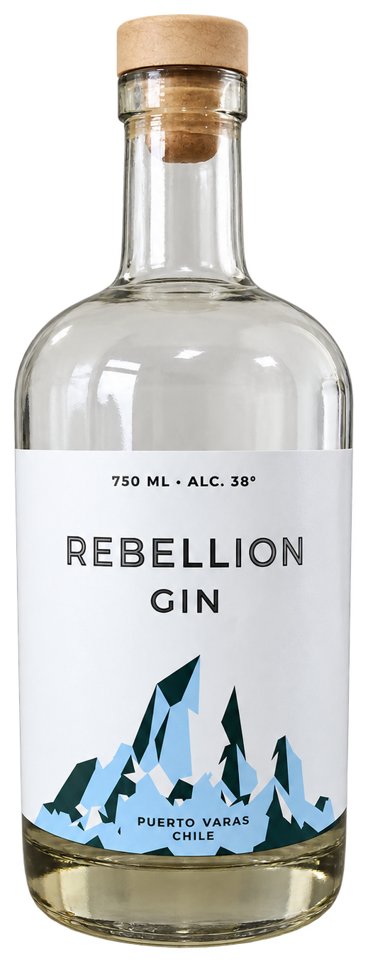 Botella de Gin Rebellion con etiqueta blanca, montañas geométricas celestes y tapón de madera.